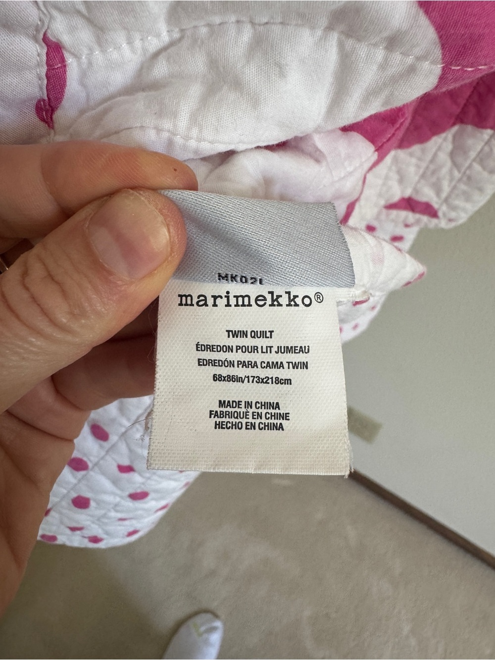 Marimekko Twin Size Cotton Pink and White Patterned Reversible Quilt - Picture 5 of 6